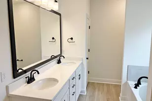 2745 Louis Cir, Crestview, FL 32536 - Photo 8