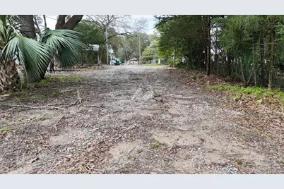 215 Davis Drive, Niceville, FL 32578 - Photo 4