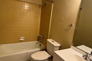 102 SE Chicago Ave, Fort Walton Beach, FL 32548 - Photo 4