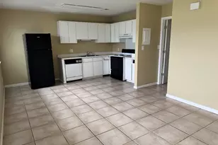 102 SE Chicago Ave, Fort Walton Beach, FL 32548 - Photo 2