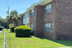 605 Colonial Dr, Fort Walton Beach, FL 32547 - Photo 2