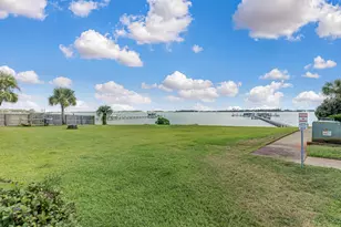 1695 Hwy 98, Mary Esther, FL 32569 - Photo 40