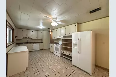 8101 4th Street, Laurel Hill, FL 32567 - Photo 2