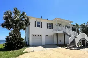 4881 Soundside Dr, Gulf Breeze, FL 32563 - Photo 1