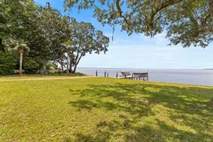 923 Lido Circle, Niceville, FL 32578 - Photo 8