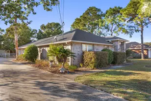 2061 Bahama Dr, Navarre, FL 32566 - Photo 1