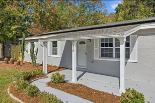 410 NW Nw Oakland Circle Circle, Fort Walton Beach, FL 32548 - Photo 2