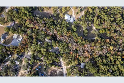 72 April Court, Freeport, FL 32439 - Photo 2
