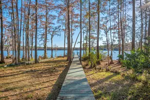 516 Blue Pond Cir, Ponce de Leon, FL 32455 - Photo 4