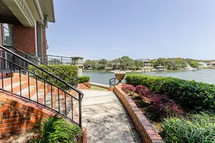 204 Laura Ln, Gulf Breeze, FL 32561 - Photo 22