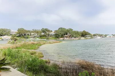 204 Laura Lane, Gulf Breeze, FL 32561 - Photo 62