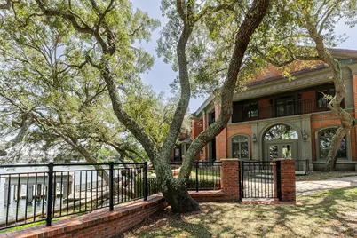 204 Laura Lane, Gulf Breeze, FL 32561 - Photo 46