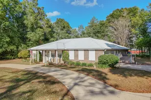 314 Lakeview Dr, Defuniak Springs, FL 32433 - Photo 2
