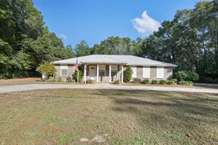 314 Lakeview Dr, Defuniak Springs, FL 32433 - Photo 1