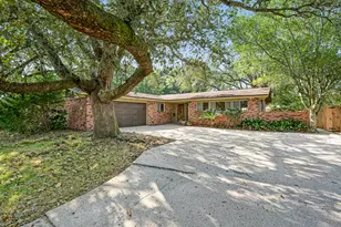 655 NE Merioneth Dr, Fort Walton Beach, FL 32547 - Photo 2