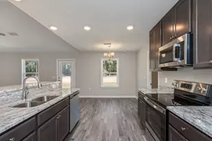 6011 Emmy Lynn Ln, Crestview, FL 32539 - Photo 2
