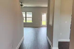 185 Ridgeway Cir, Crestview, FL 32536 - Photo 4