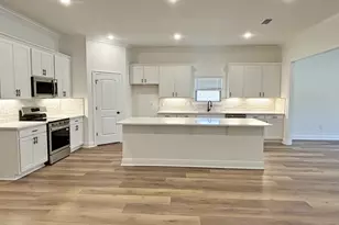2731 Louis Cir, Crestview, FL 32536 - Photo 4