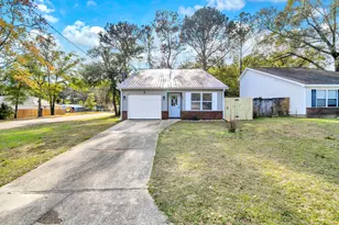 609 E Edney Ave, Crestview, FL 32536 - Photo 1