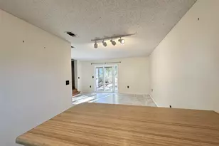 223 Oxford Ct, Mary Esther, FL 32569 - Photo 6