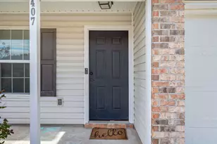 407 Eisenhower Dr, Crestview, FL 32539 - Photo 2