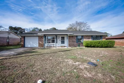 827 Blvd De L Orleans, Mary Esther, FL 32569 - Photo 1