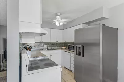 210 Pelham Road #UNIT 220A, Fort Walton Beach, FL 32547 - Photo 6