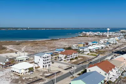 7944 Gulf Boulevard, Navarre, FL 32566 - Photo 14