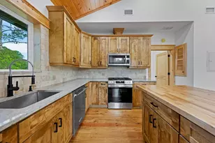 8536 Kingsley Pl, Navarre, FL 32566 - Photo 18