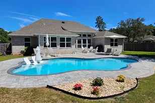 137 Autumn Ave, Freeport, FL 32439 - Photo 2