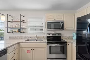 8436 Gulf Blvd, Navarre, FL 32566 - Photo 10