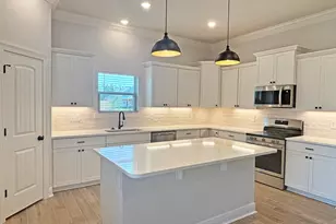 275 E Tweet St, Freeport, FL 32439 - Photo 4