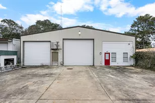 801 South Dr, Fort Walton Beach, FL 32547 - Photo 1