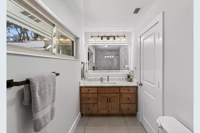 1013 Lake Drive, Niceville, FL 32578 - Photo 20