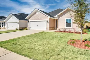 126 Bonne Vue Cir, Freeport, FL 32439 - Photo 1