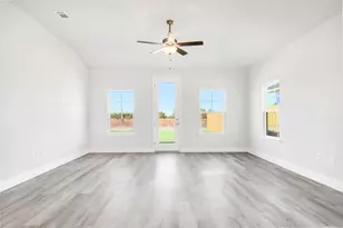 126 Bonne Vue Cir, Freeport, FL 32439 - Photo 4