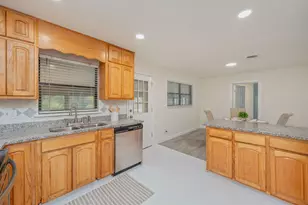 431 Andrew Dr, Valparaiso, FL 32580 - Photo 10
