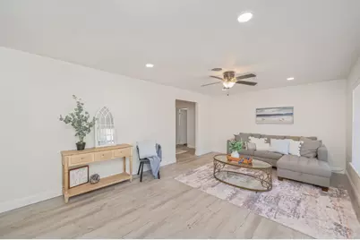 431 Andrew Drive, Valparaiso, FL 32580 - Photo 2