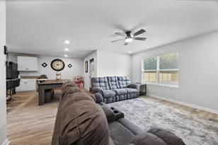 3411 Phoenix Ct, Crestview, FL 32539 - Photo 8
