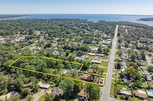 1405 S Palm Blvd, Niceville, FL 32578 - Photo 1