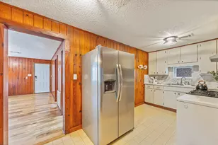 894 E Williams Ave, Crestview, FL 32539 - Photo 4