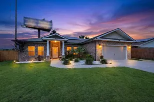 2 W Casa Loma Dr, Mary Esther, FL 32569 - Photo 1