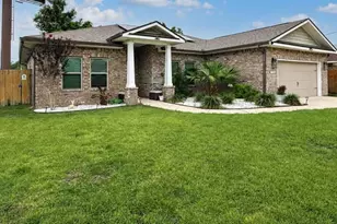 2 W Casa Loma Dr, Mary Esther, FL 32569 - Photo 1