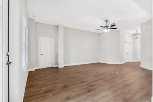 5423 E Brook Dr, Crestview, FL 32539 - Photo 10