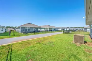 103 Riverwalk Cir, Freeport, FL 32439 - Photo 10