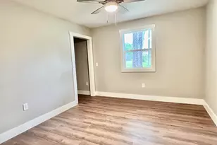 16 N 1st St, Defuniak Springs, FL 32433 - Photo 18