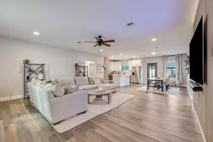 320 N Cedar Ave, Niceville, FL 32578 - Photo 2