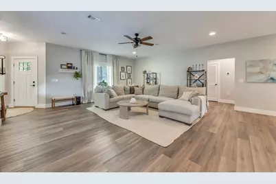 320 N Cedar Avenue, Niceville, FL 32578 - Photo 6
