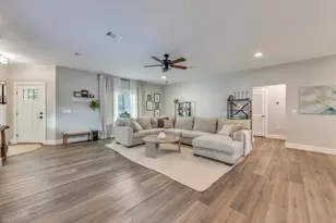 320 N Cedar Ave, Niceville, FL 32578 - Photo 6