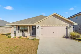 217 Baycliff Dr, Crestview, FL 32536 - Photo 2